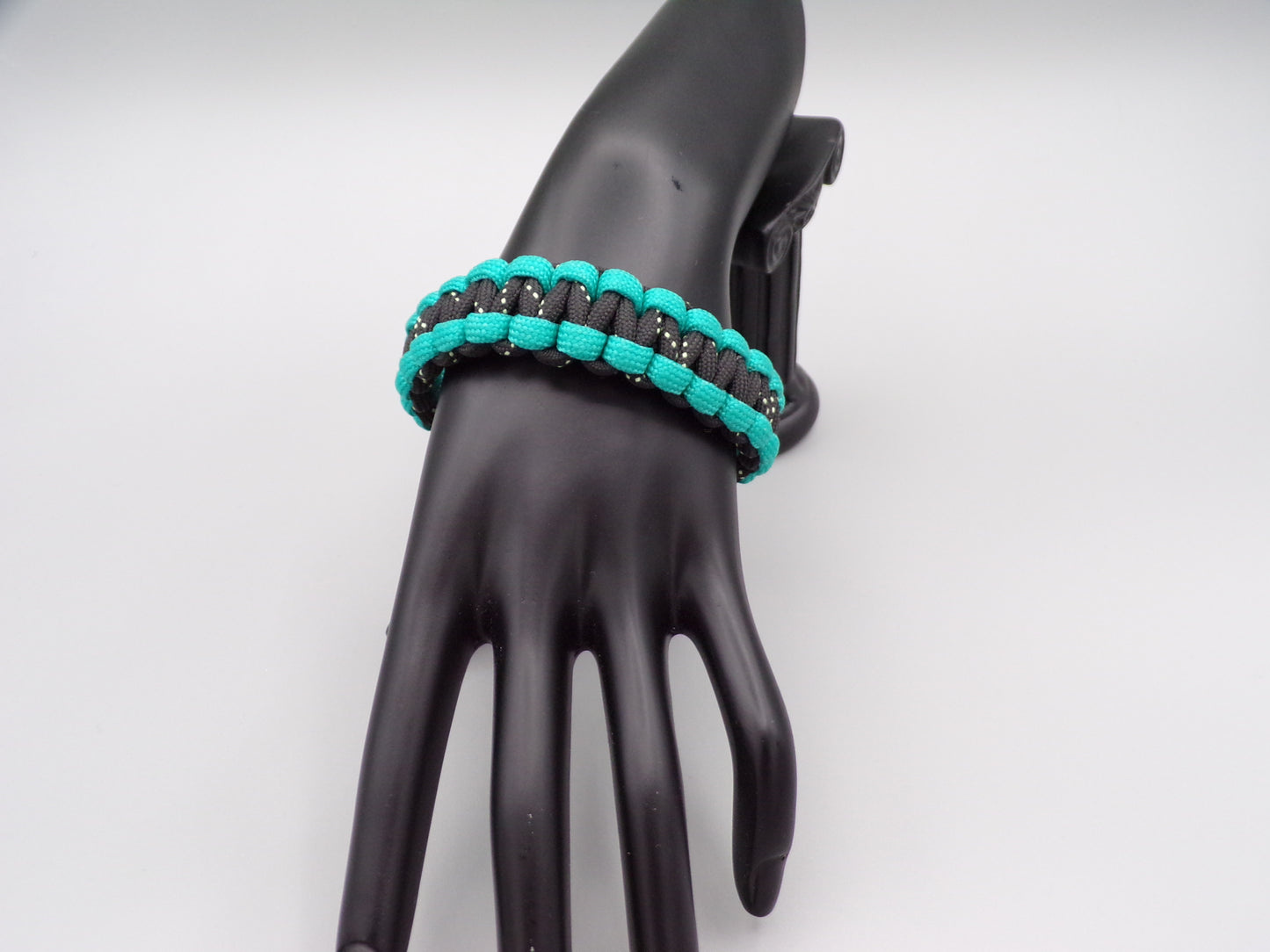 Paracord bracelet